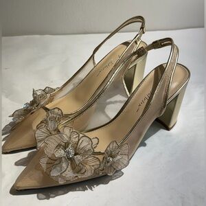 New Betsey Johnson Women's Petra Flower Applique Slingback Pumps sz 8.5